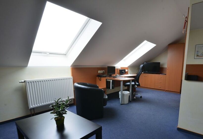 스탠다드 스튜디오, Nord