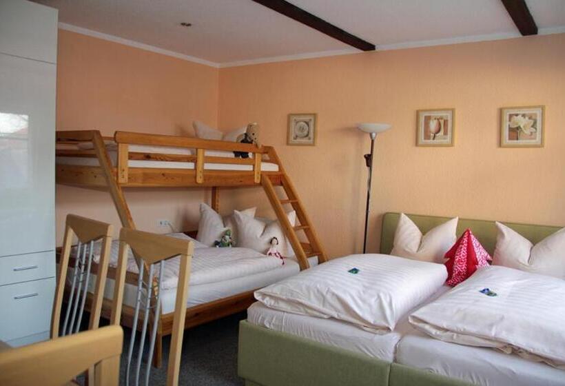 패밀리 룸, & Restaurant Zur Linde