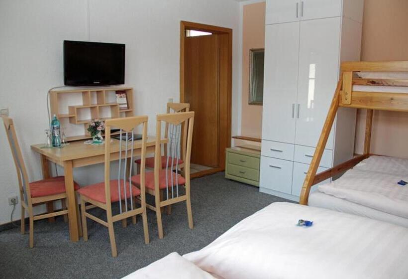 패밀리 룸 가든 전망, & Restaurant Zur Linde