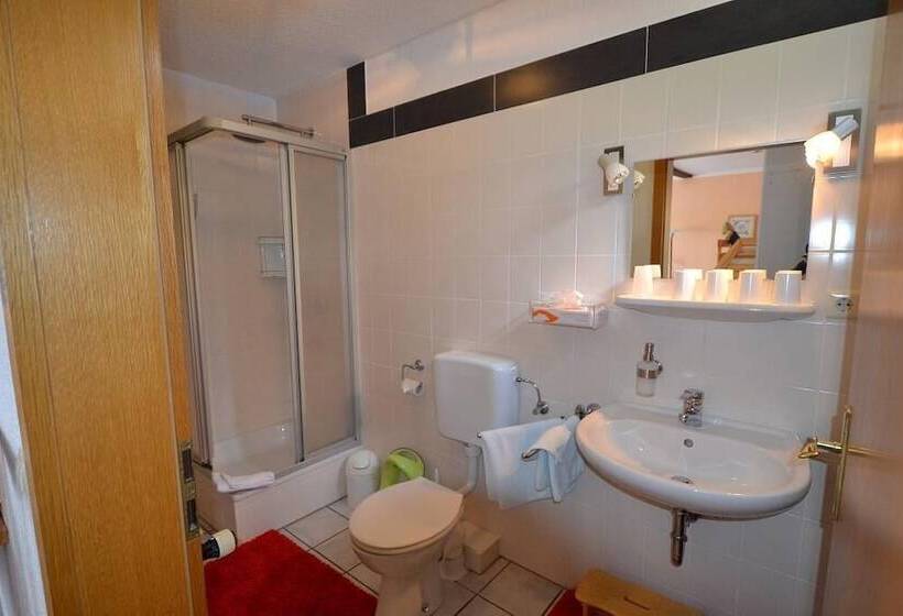 스탠다드 발코니 룸, & Restaurant Zur Linde