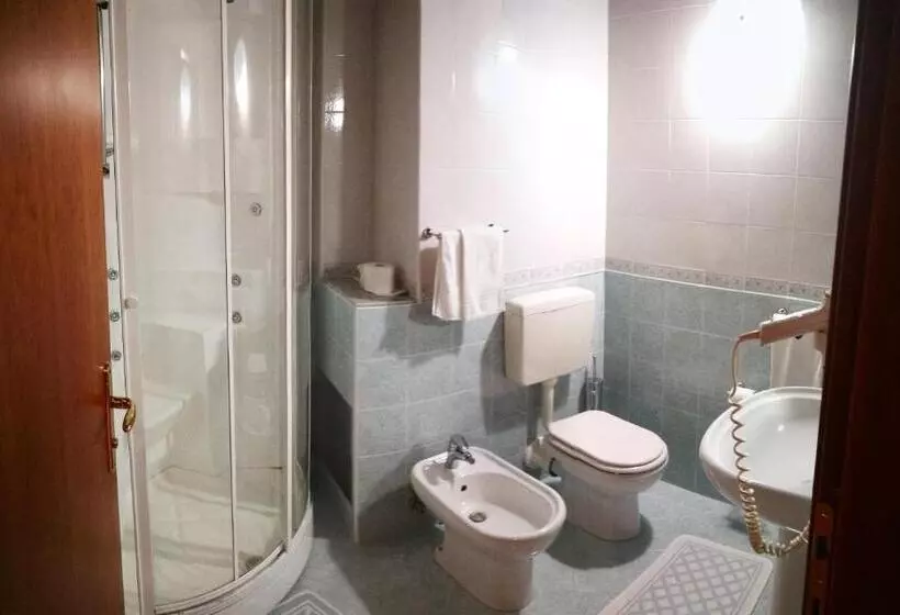 Standard Yhden Hengen Huone, Willy