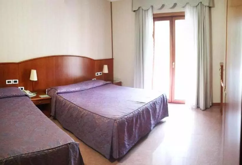 Deluxe-huone, Willy