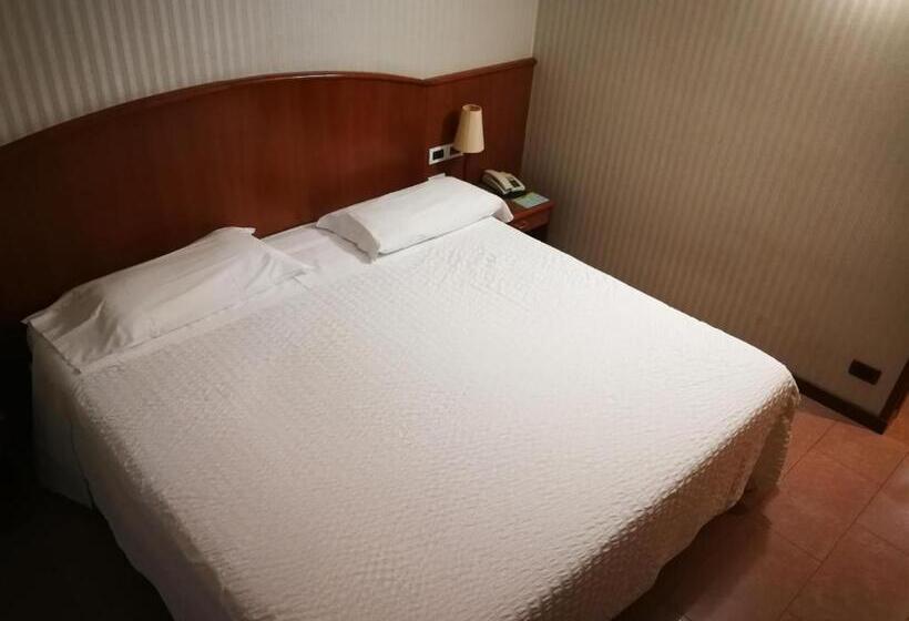 Номер Deluxe, Willy