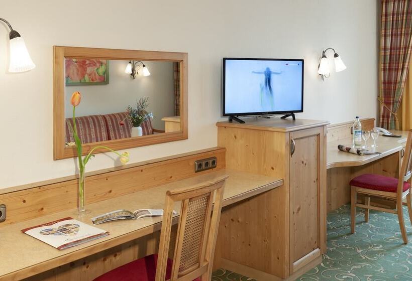 スタンダード4人部屋, Zur Post