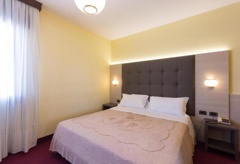 غرفة دور أخير, Park Hotel Ristorante Ca  Bianca