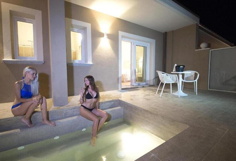 جناح جونيور, Relais I Piastroni