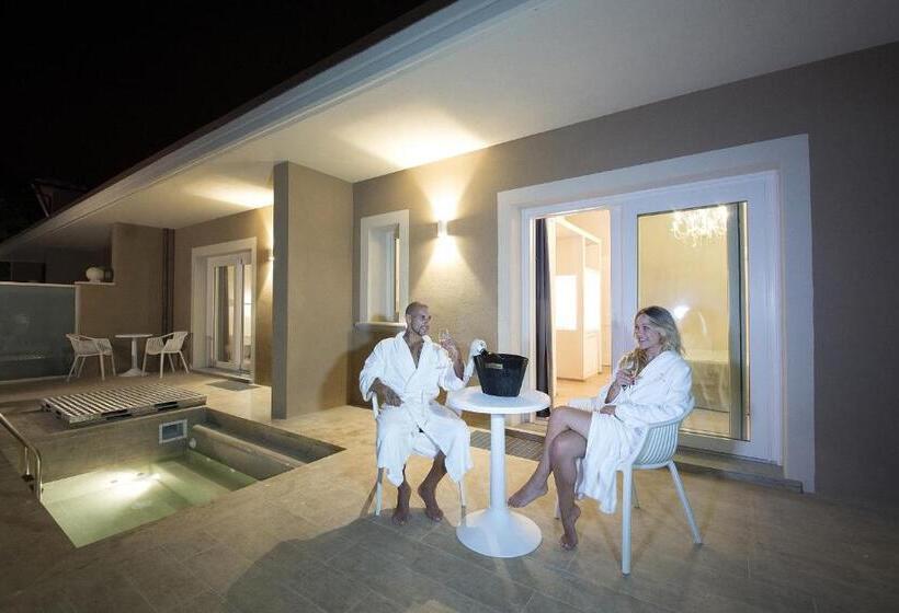 جناح جونيور, Relais I Piastroni