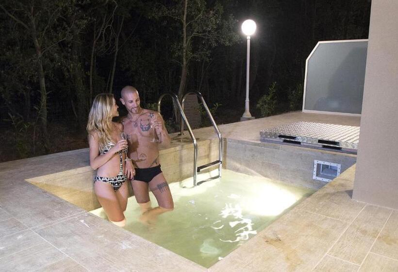 جناح جونيور, Relais I Piastroni