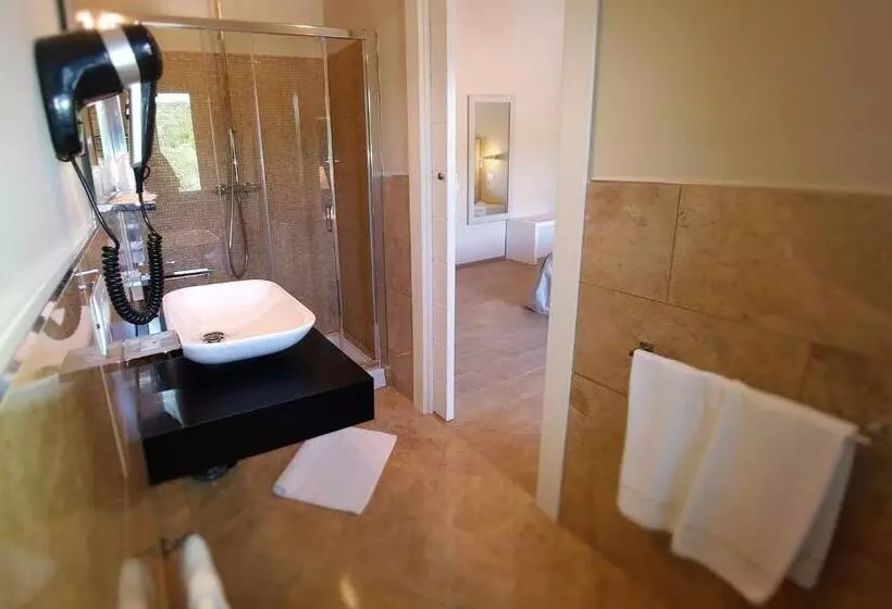 プールの見えるデラックスルーム, Relais I Piastroni