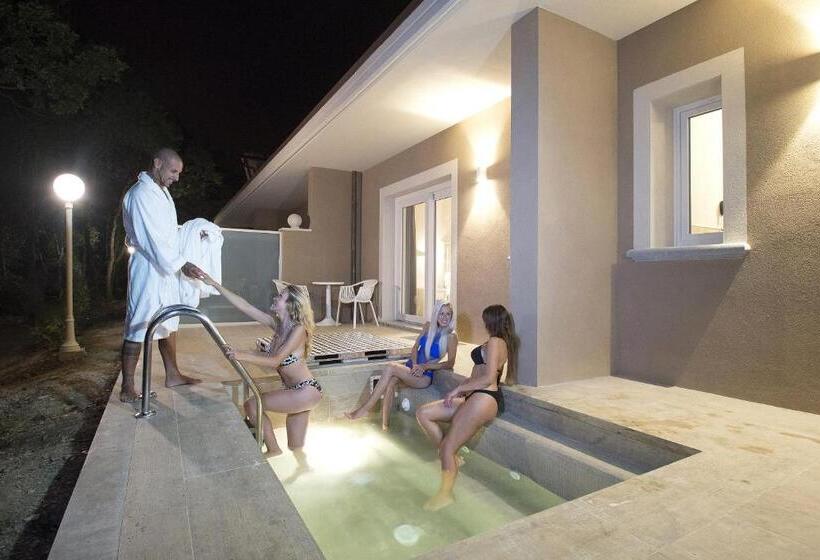 جناح جونيور, Relais I Piastroni