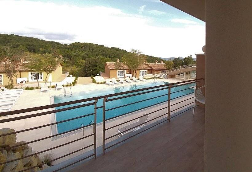 جناح إدارى, Relais I Piastroni