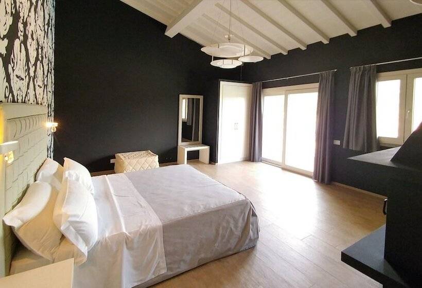 جناح إدارى, Relais I Piastroni