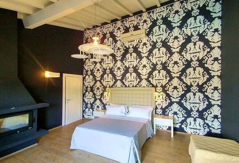 جناح إدارى, Relais I Piastroni