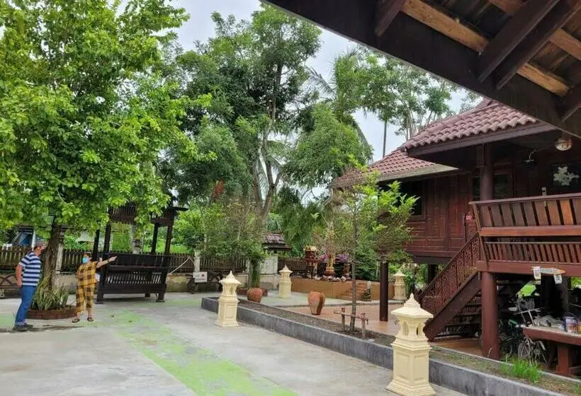 اتاق استاندارد, Ruenthai Ampawa