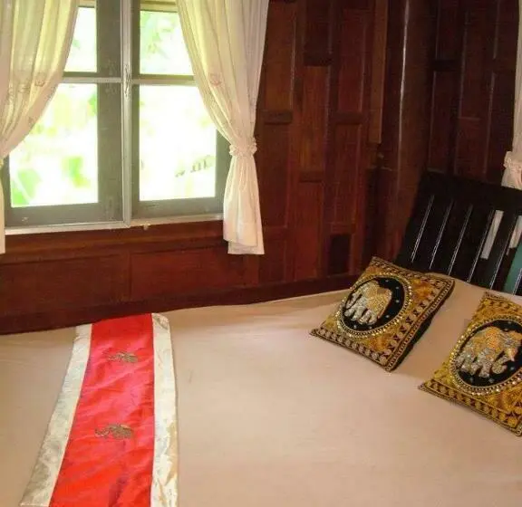 اتاق استاندارد, Ruenthai Ampawa