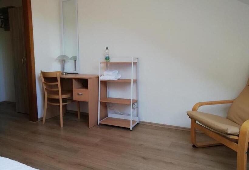 חדר אקונומי יחיד, Hanseatic Garni