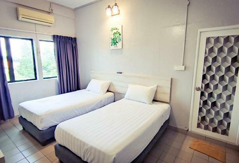 اتاق لوکس, Lotus Inn