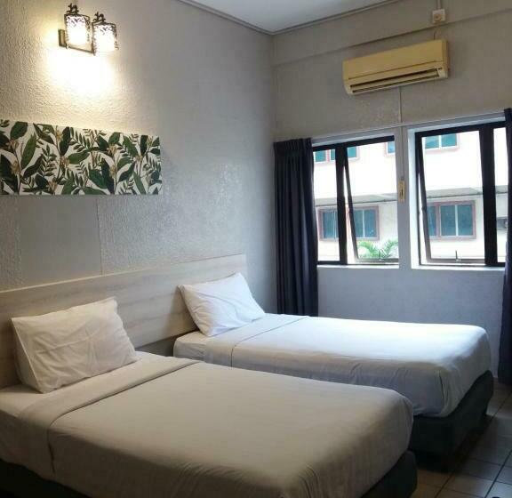 اتاق لوکس, Lotus Inn