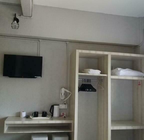 اتاق استاندارد سه نفره, Lotus Inn