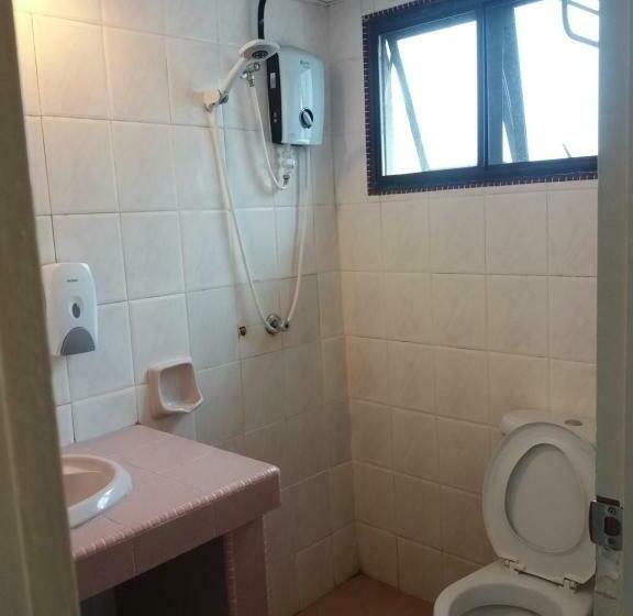 اتاق استاندارد چهار تخته, Lotus Inn