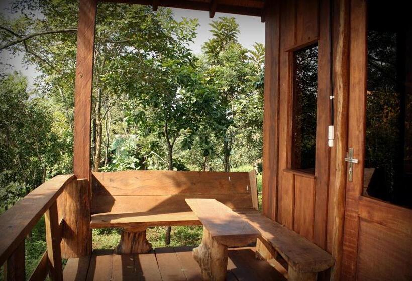 غرفة عائلية مطلّة علي الجبل, Nature Lodge