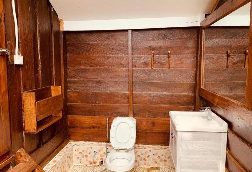 غرفة عائلية مطلّة علي الجبل, Nature Lodge