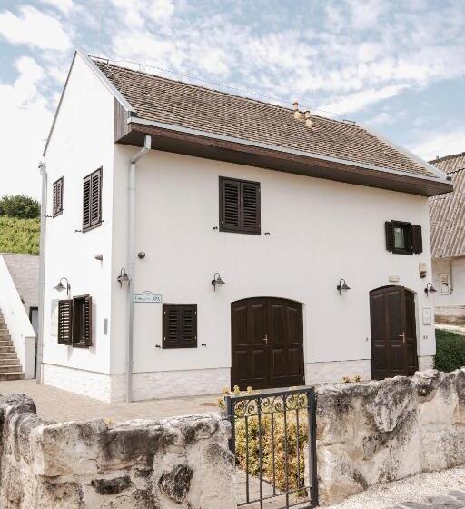 高级园景房, Rókusfalvy Birtok Vendégház Etyek