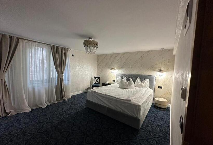 带阳台的豪华间, Pensiunea Izvoare Olanesti 3