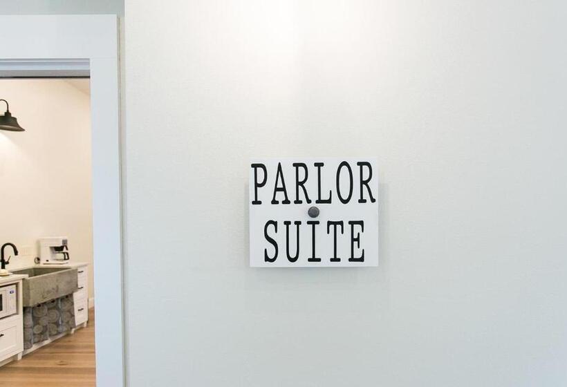 جناح سرير كينج, Farmhouse Suites By Amish Country Lodging