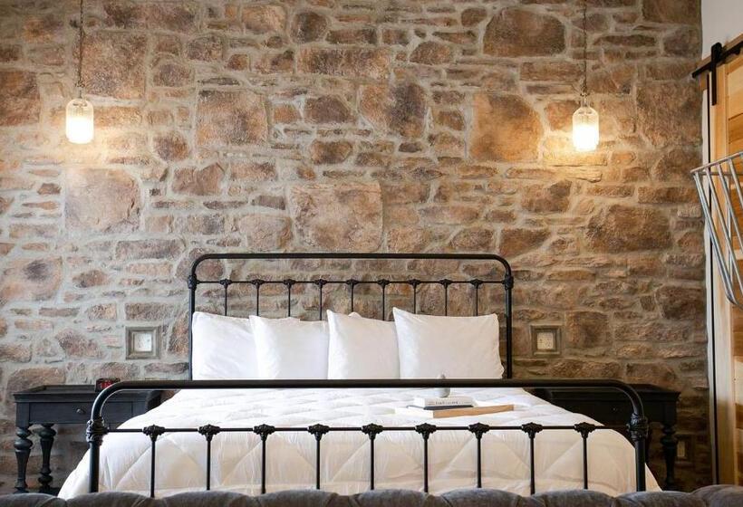 جناح سرير كينج, Farmhouse Suites By Amish Country Lodging