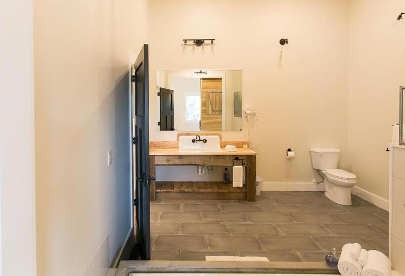 جناح ديلوكس, Farmhouse Suites By Amish Country Lodging