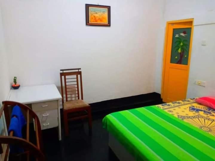 经济房, Ocean Rock Beach House