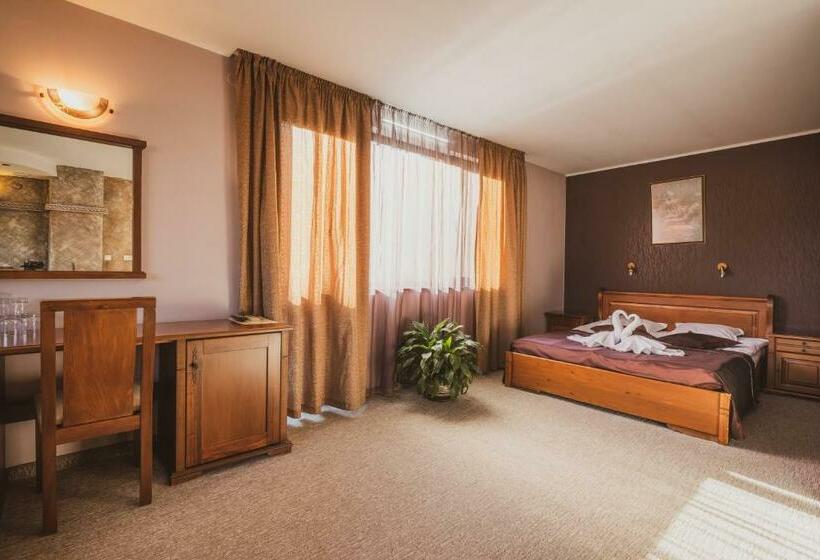 اتاق استاندارد با بالکن, хотел том и нези класик