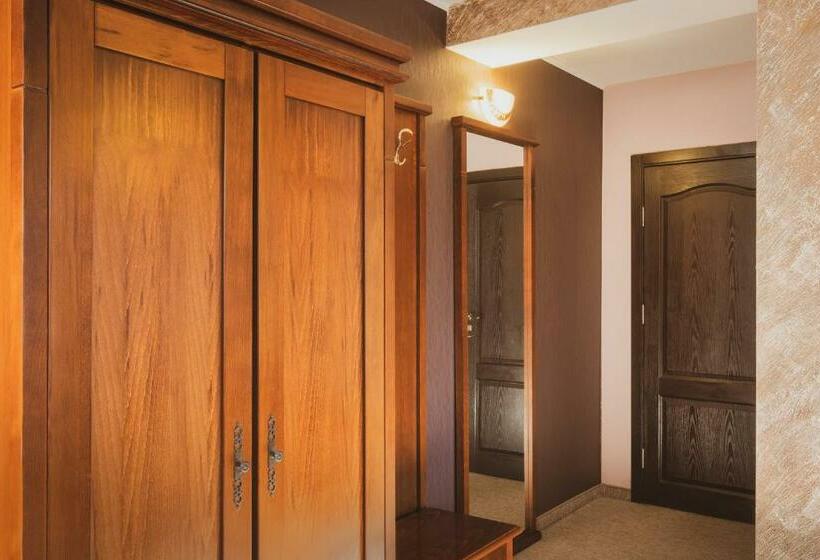 اتاق استاندارد با بالکن, хотел том и нези класик