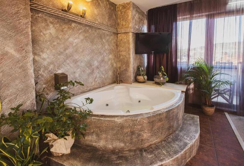 سوئیت با تخت بزرگ, хотел том и нези класик