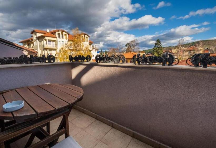 سوئیت با تخت بزرگ, хотел том и нези класик