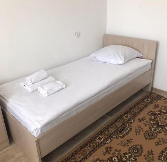 اتاق اکونومی یک تخته, гостиница Kokshe Inn