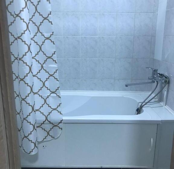 اتاق چهار تخته با دستشویی مشترک, гостиница Kokshe Inn