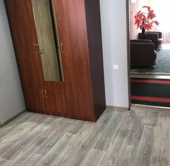 اتاق چهار تخته با دستشویی مشترک, гостиница Kokshe Inn