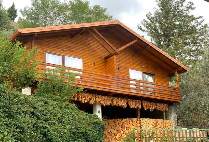 バルコニー付きスタンダードトリプルルーム, Wooden House