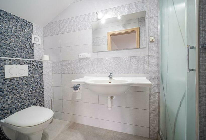 شقة غرفة واحدة, Penzión čikovský