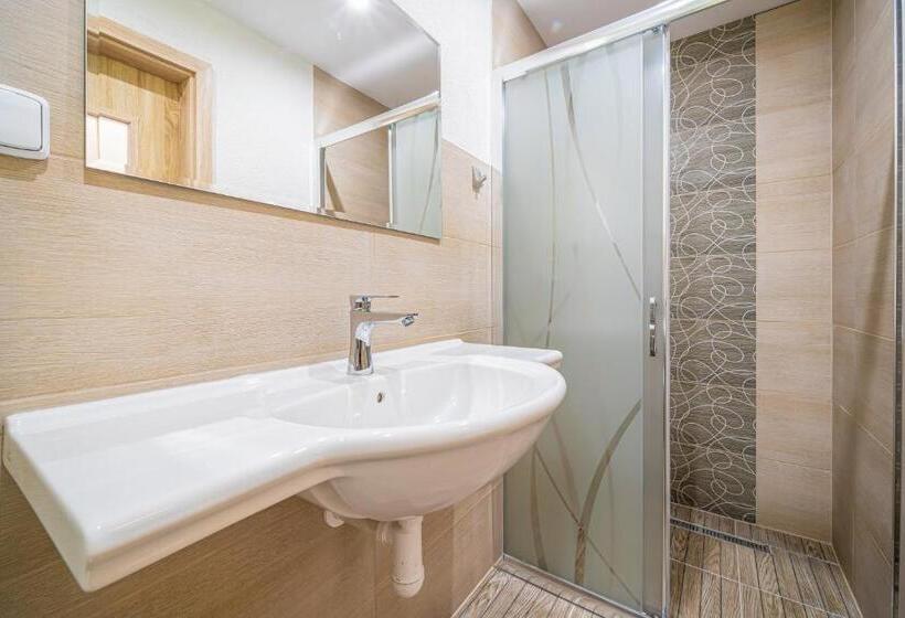 شقة غرفة واحدة, Penzión čikovský