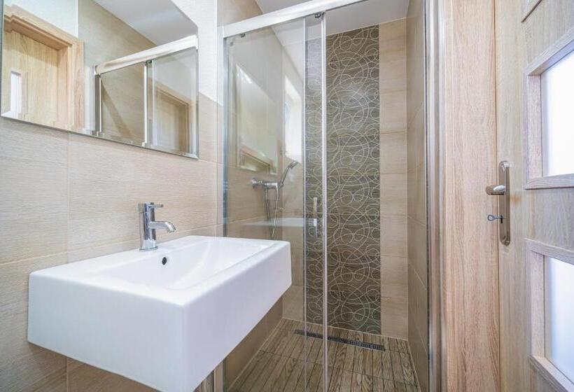 شقة غرفة واحدة, Penzión čikovský