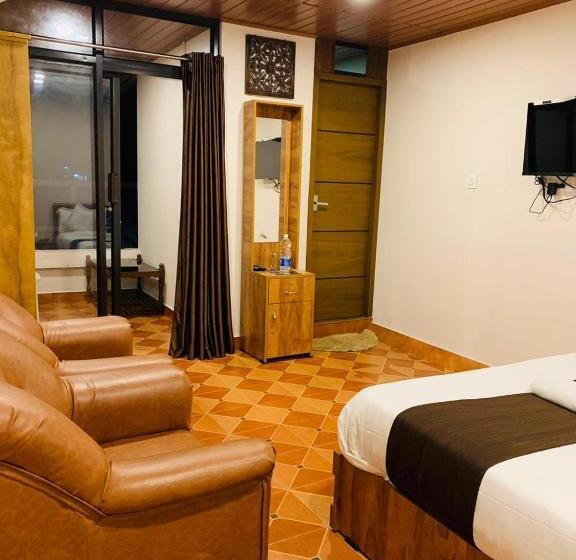 带阳台的豪华间, Vythiri Misty Wind Holiday Homes