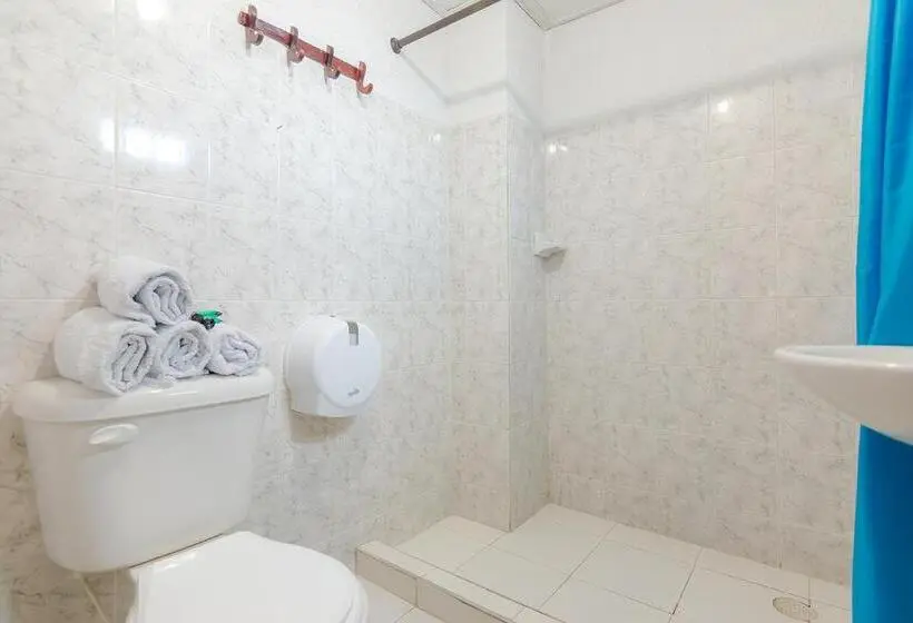 اتاق استاندارد چهار تخته, Casa Hotel Jimatta