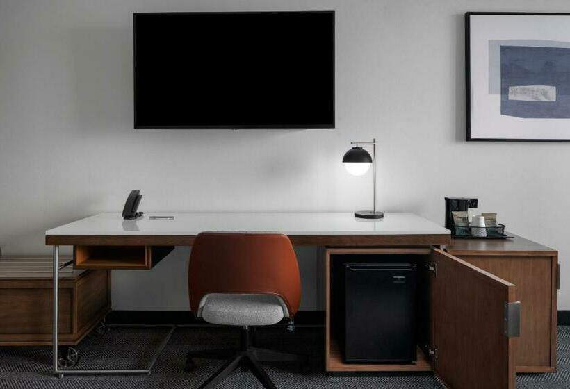 اتاق استاندارد با تخت بزرگ, Courtyard By Marriott Myrtle Beach Oceanfront