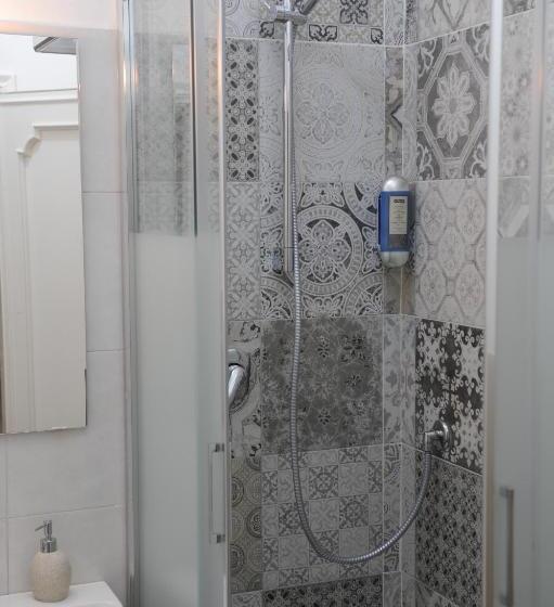 اتاق لوکس, Piccolo Borgo Antico