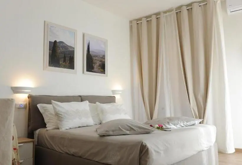 اتاق لوکس, Piccolo Borgo Antico