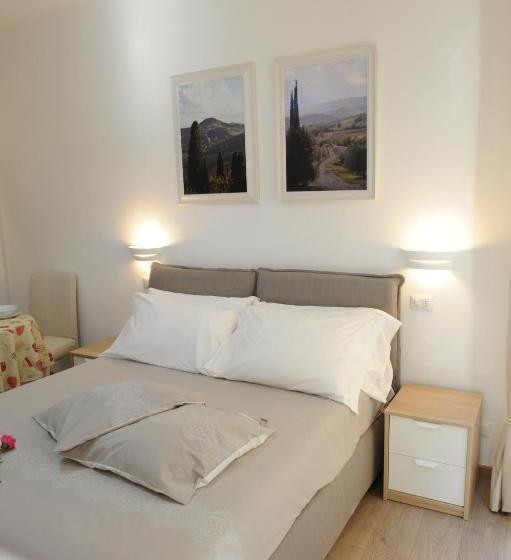 اتاق لوکس, Piccolo Borgo Antico