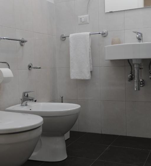 اتاق لوکس با بالکن, Piccolo Borgo Antico